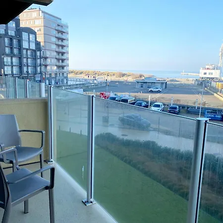 In With Sea View , Cleaning Included Apartment Nieuwpoort
