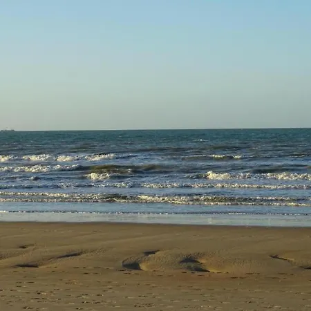 In Near The Beach, Cleaning Included * Nieuwpoort