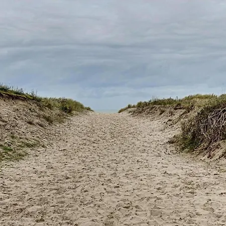 In Near The Beach, Cleaning Included Lägenhet Nieuwpoort